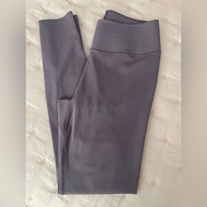 Uniqlo Women’s Purple Airism Legging Sz. Small